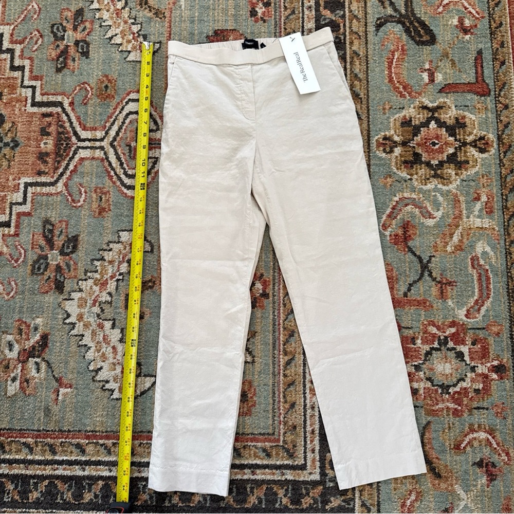 Theory flat front khaki capri pants authenticated by The Real Real Size 2